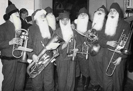 Tomteorkestern från julfirandet någon gång under 1950-talet.